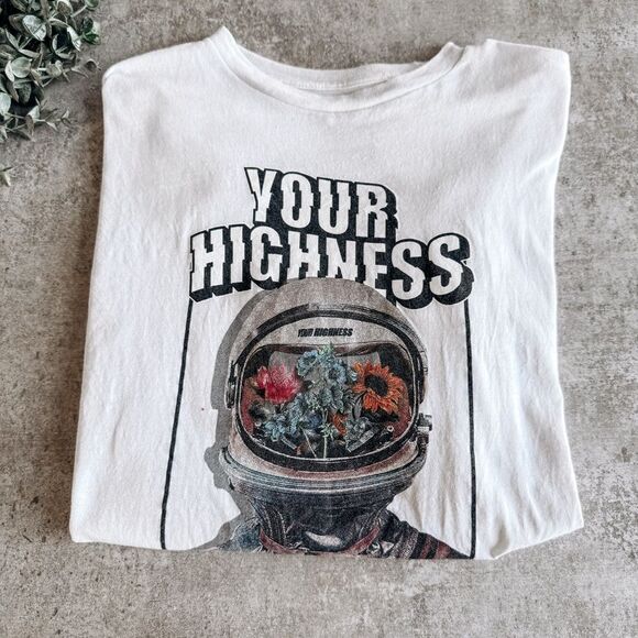 Your Highness White Crew Neck Graphic Tee Size Large - Picture 1 of 5